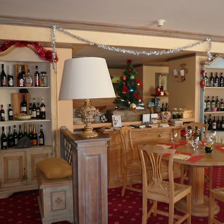 Rta Hotel Catturani 마돈나 디 캄필리오 외부 사진