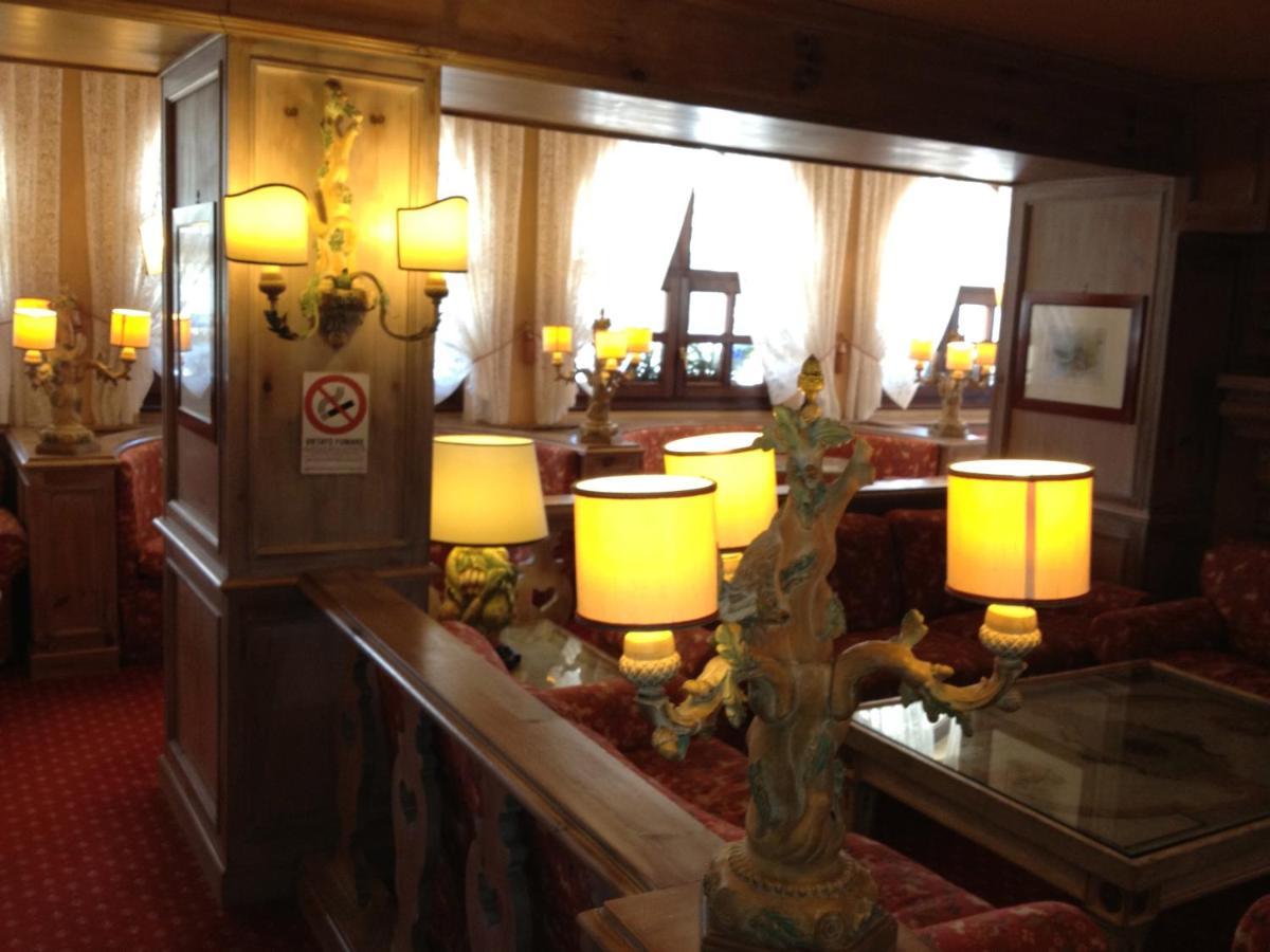 Rta Hotel Catturani 마돈나 디 캄필리오 외부 사진