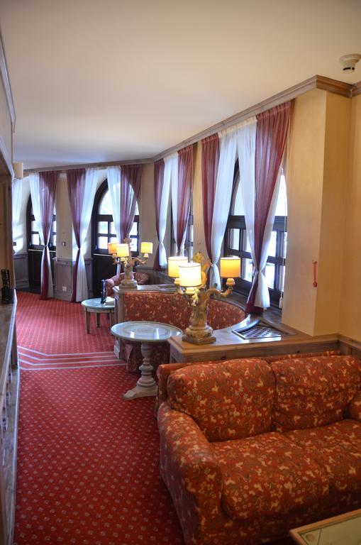 Rta Hotel Catturani 마돈나 디 캄필리오 외부 사진