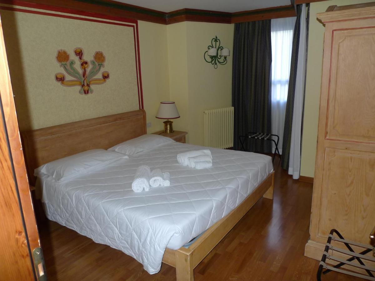Rta Hotel Catturani 마돈나 디 캄필리오 외부 사진