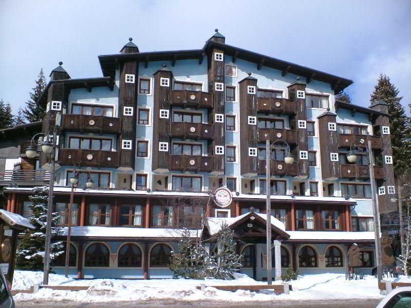 Rta Hotel Catturani 마돈나 디 캄필리오 외부 사진