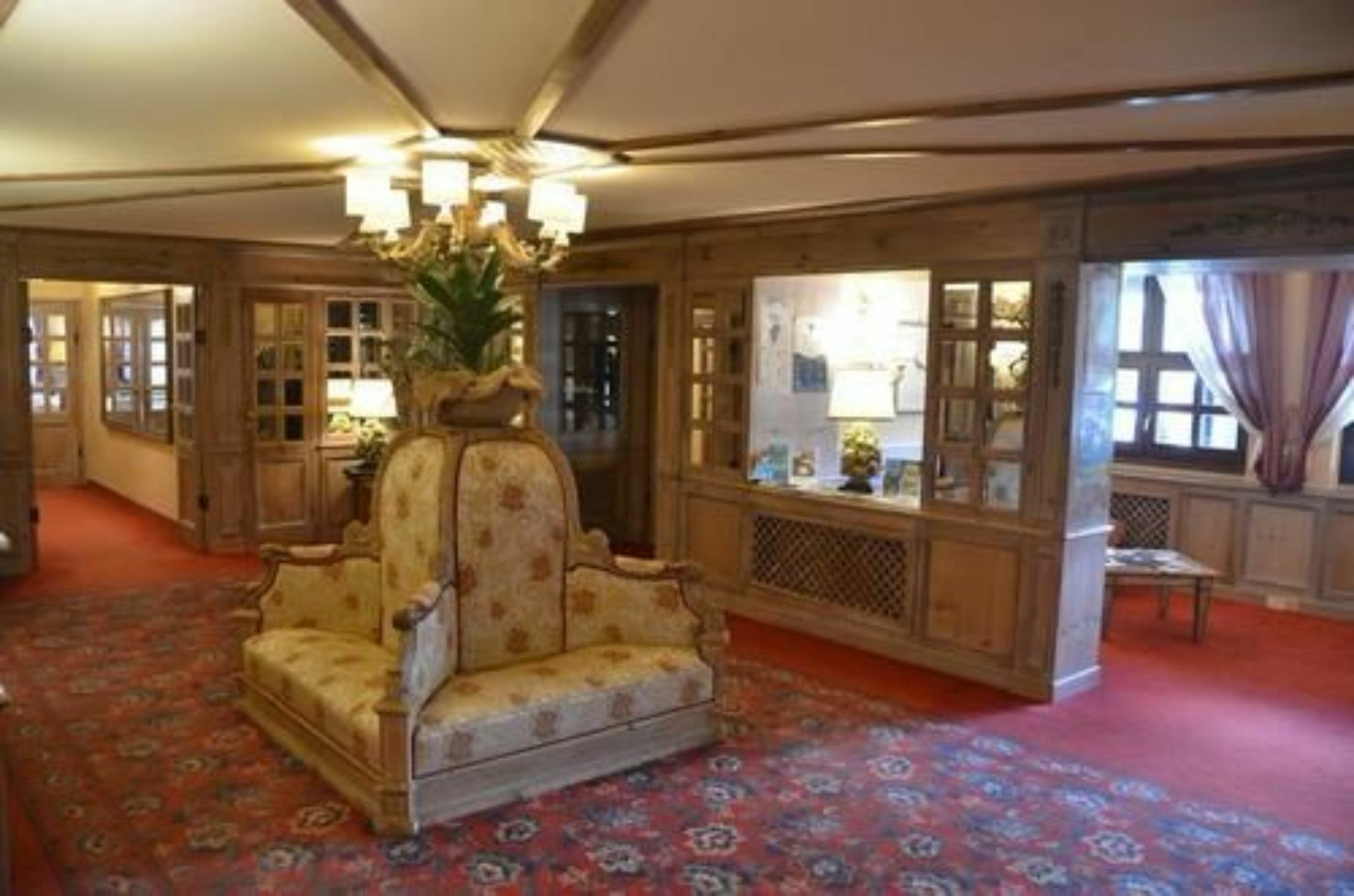 Rta Hotel Catturani 마돈나 디 캄필리오 외부 사진